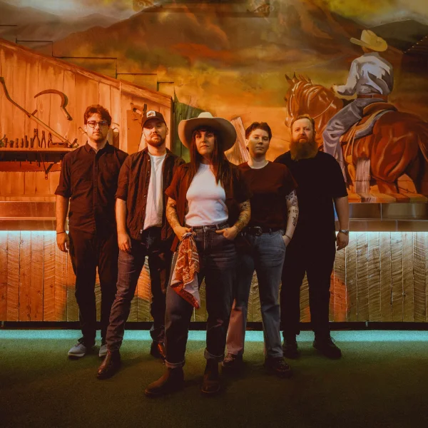 CHLOE MARKS & THE MAYHEM